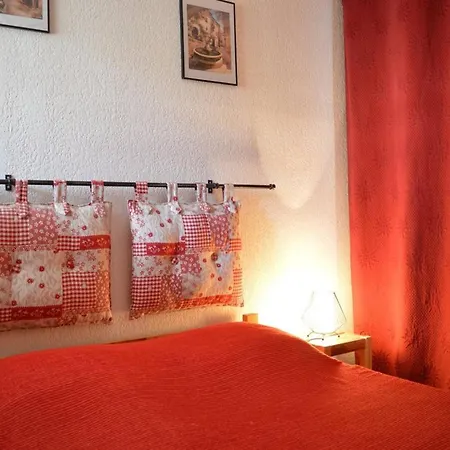 2 Pieces, Terrasse, Parking Prive, Proche Plage, 6 Couchages - - Fr-1-251-547 * Le Lavandou