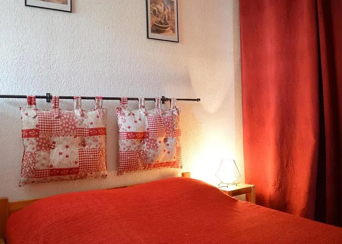 2 Pieces, Terrasse, Parking Prive, Proche Plage, 6 Couchages - - Fr-1-251-547 * Le Lavandou